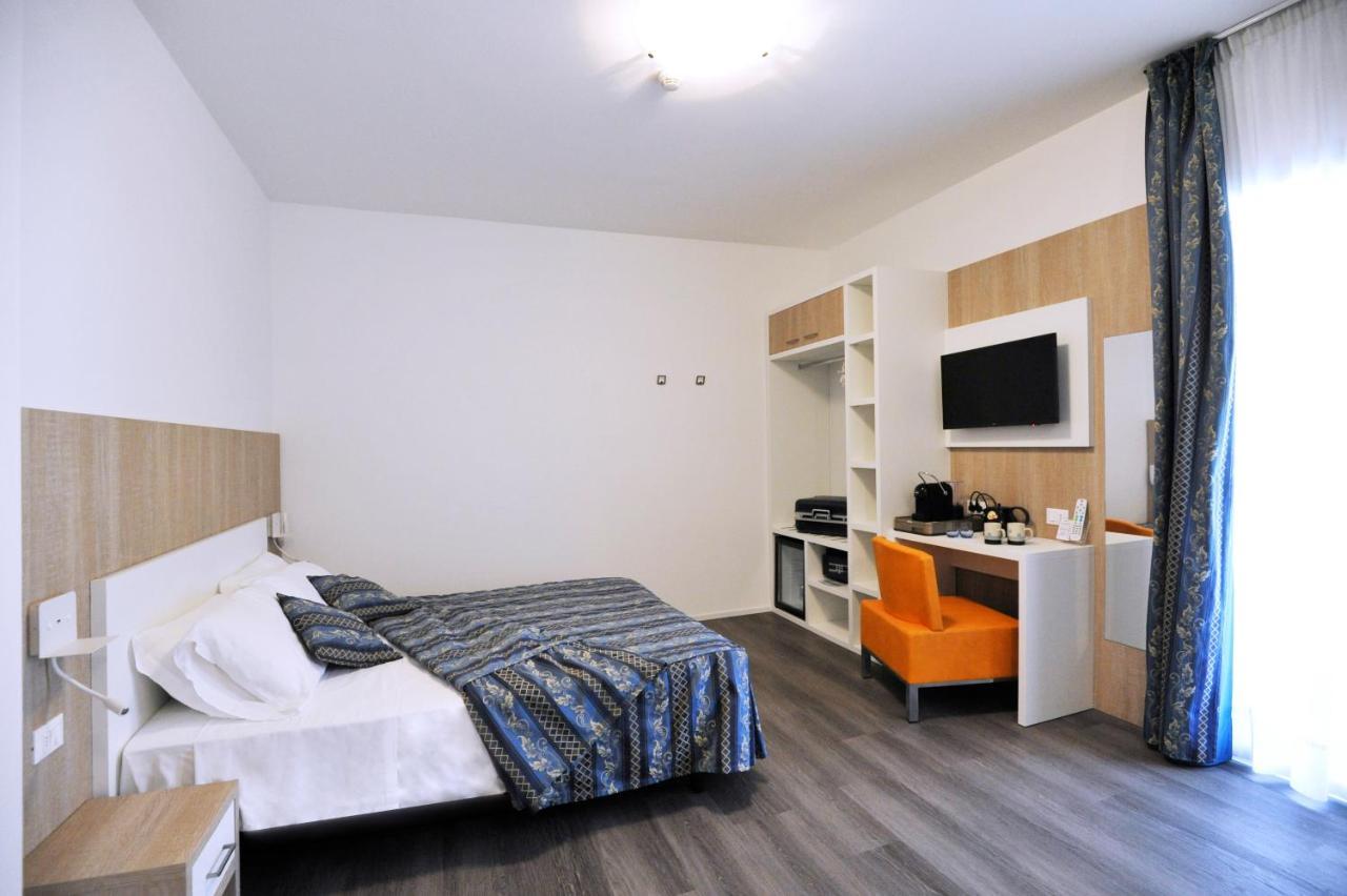 Hotel Marzia Holiday Queen Caorle Exterior photo