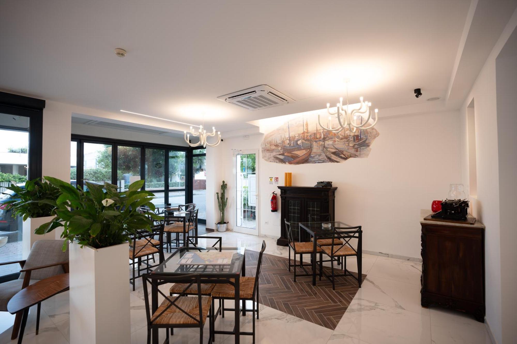Hotel Marzia Holiday Queen Caorle Exterior photo