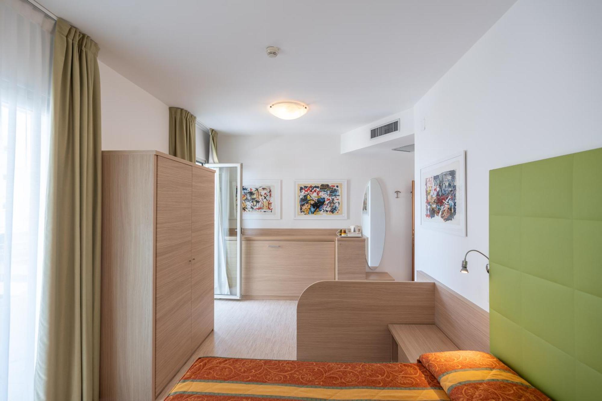 Hotel Marzia Holiday Queen Caorle Exterior photo