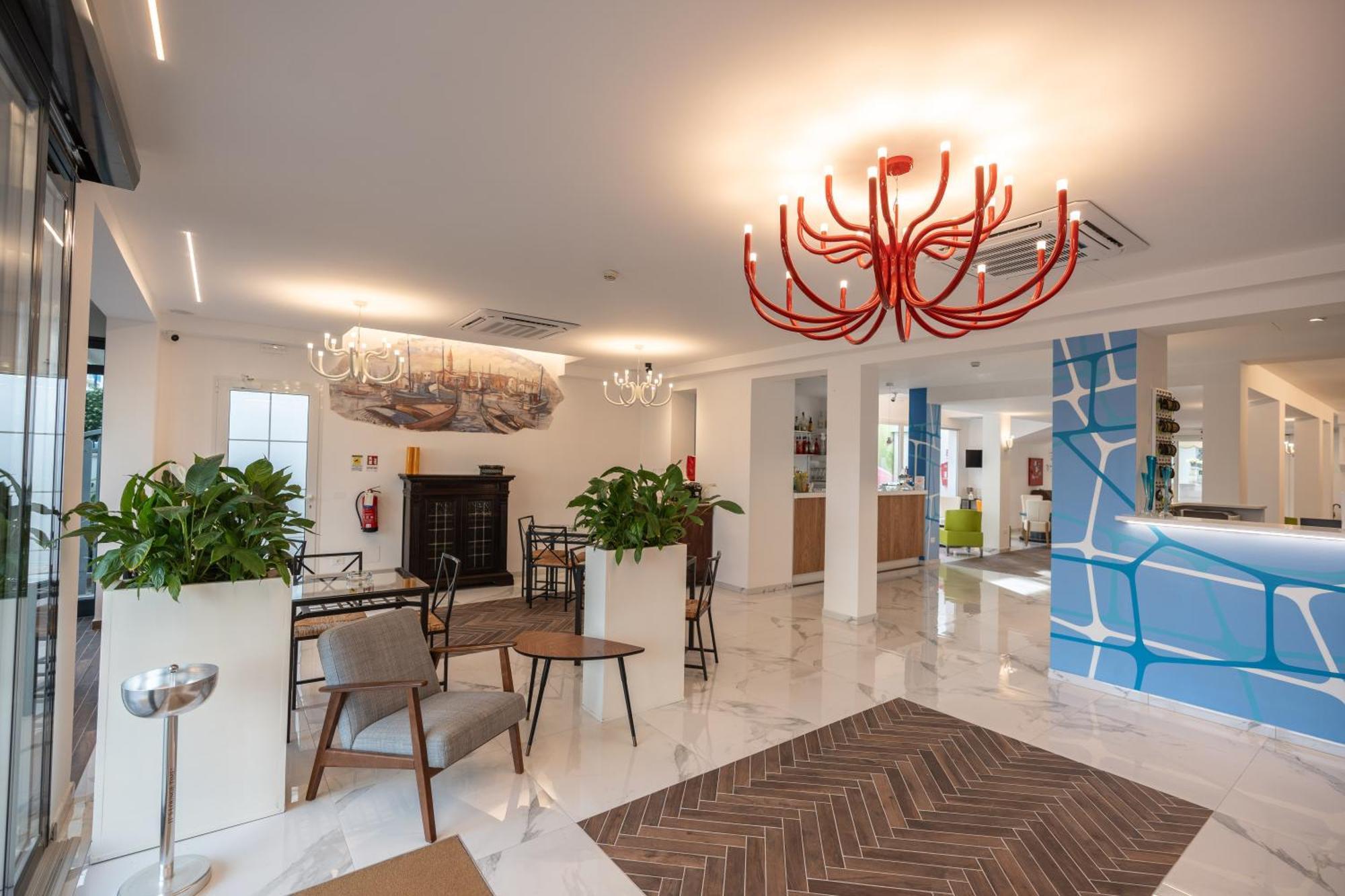 Hotel Marzia Holiday Queen Caorle Exterior photo